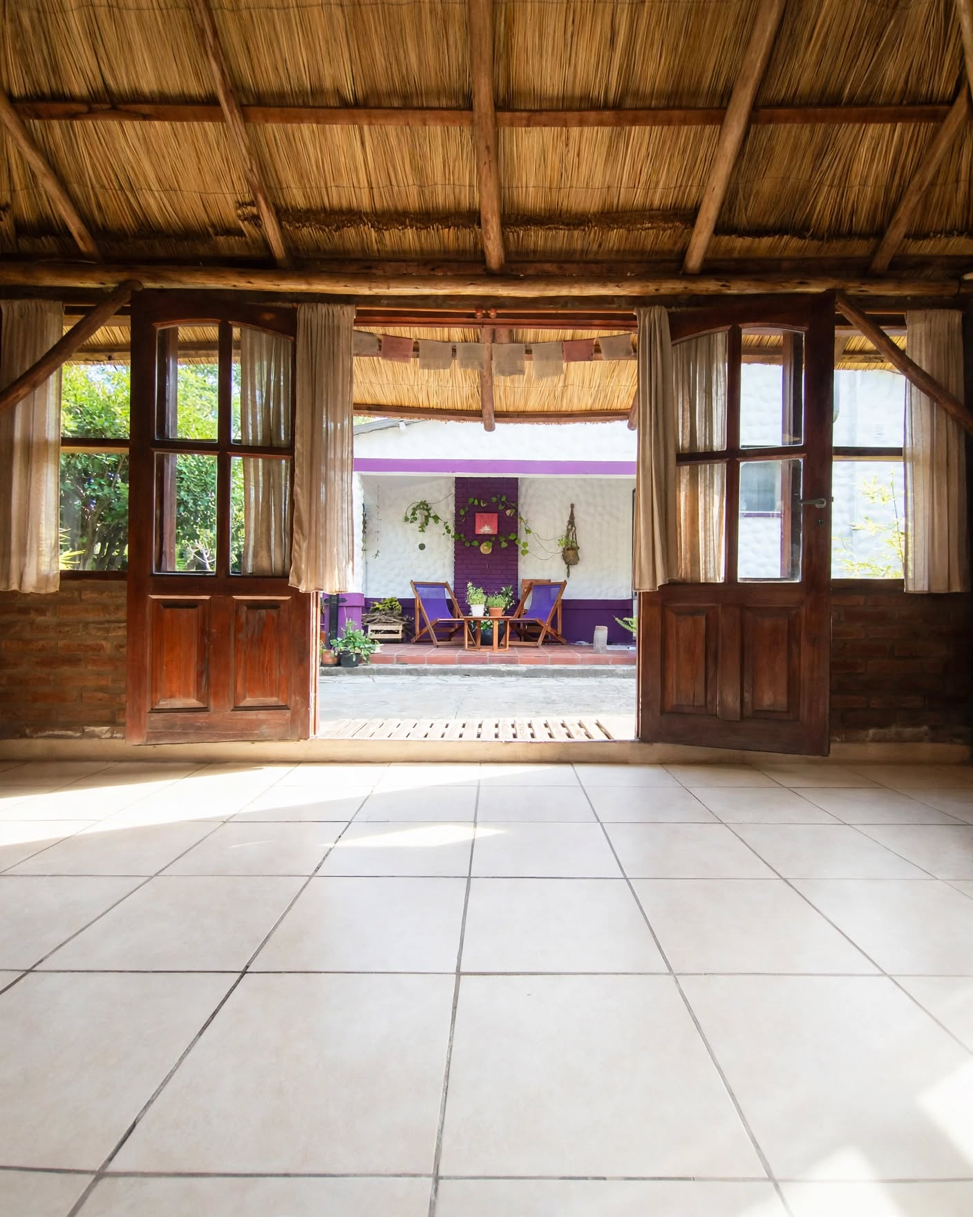 Puertas del salón al patio